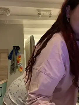 ReillBell stripchat live cam model