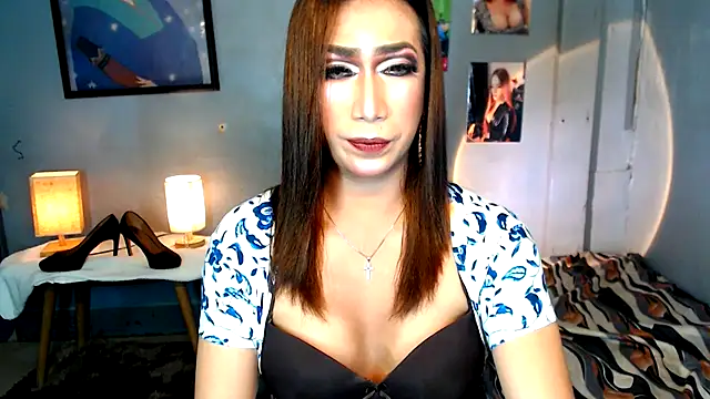 Littlecockbunny stripchat live cam model