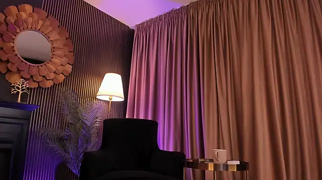LexySinner stripchat live cam model