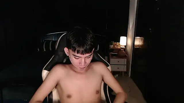 asian_dai stripchat live cam model