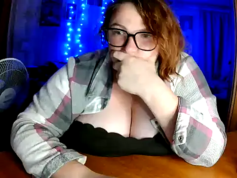 AngelQSky stripchat live cam model