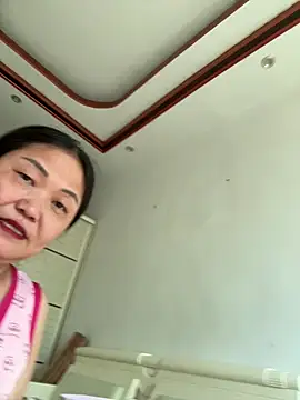 hannzn stripchat live cam model