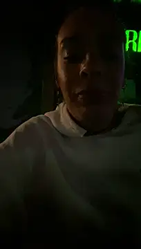 DeenaSweet1 stripchat live cam model