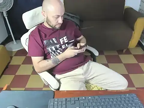 mike_lovers_ stripchat live cam model