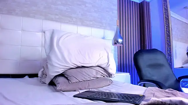 MatteoLaurent stripchat live cam model
