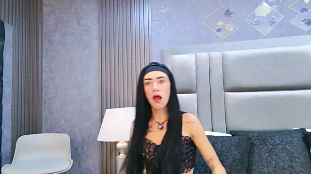 MissAthziry stripchat live cam model