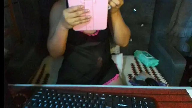LovelyBitchinTown stripchat live cam model