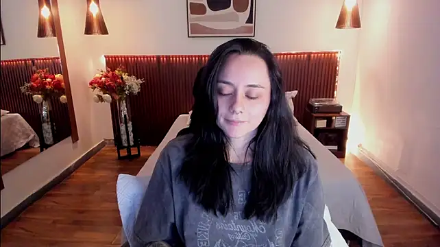 KatherineBond stripchat live cam model