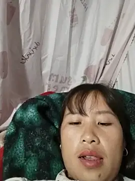 Yo-must stripchat live cam model