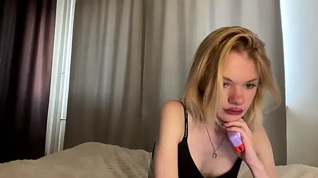tutsicuttie stripchat live cam model