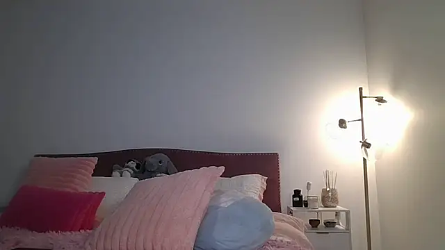 NicoleSarahX stripchat live cam model