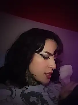 taaylor33 stripchat live cam model