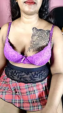 Sexy-Monikaa stripchat live cam model