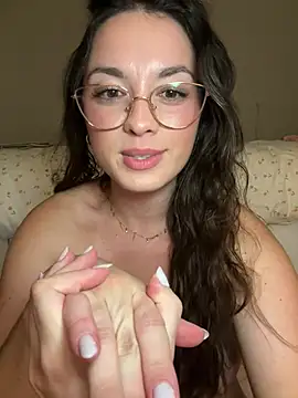 Lilou- stripchat live cam model