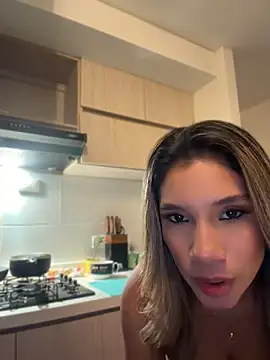NicoleArmani stripchat live cam model