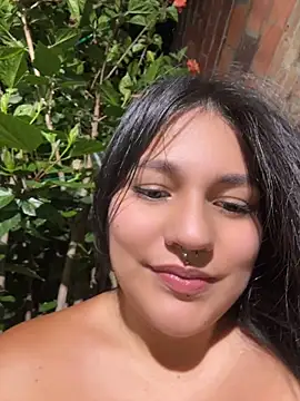 Emily_Gomezz stripchat live cam model