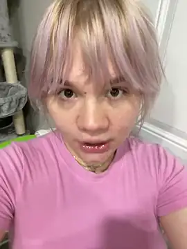 Cutiepiespanks stripchat live cam model