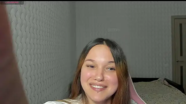 Elyssae stripchat live cam model