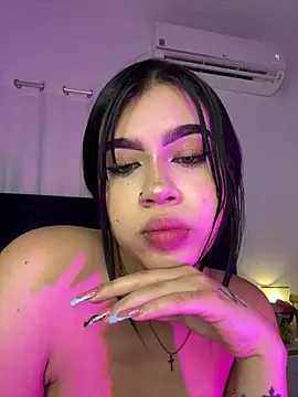 Lily_Woodz stripchat live cam model
