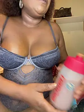 Missparis stripchat live cam model