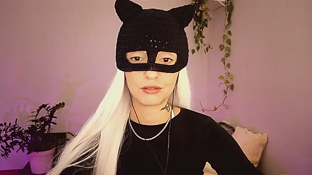 Onirica_L stripchat live cam model