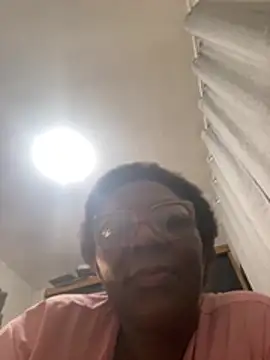 BoobsQueeen stripchat live cam model