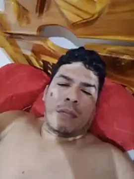Undrekk stripchat live cam model