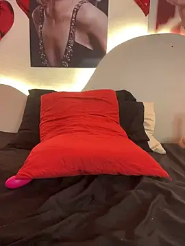Sarabellinii stripchat live cam model