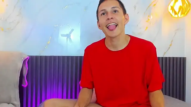 IzanArias stripchat live cam model