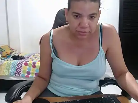 Adriana_0312 stripchat live cam model