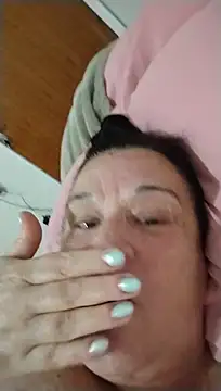 Yaya_Mineira stripchat live cam model