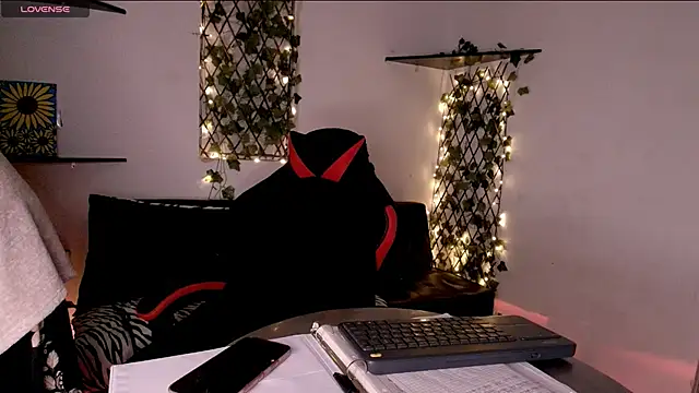 kisstarxxx stripchat live cam model