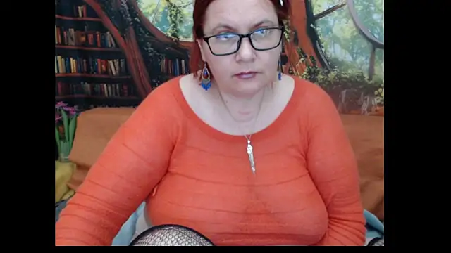 PlayfullMature stripchat live cam model