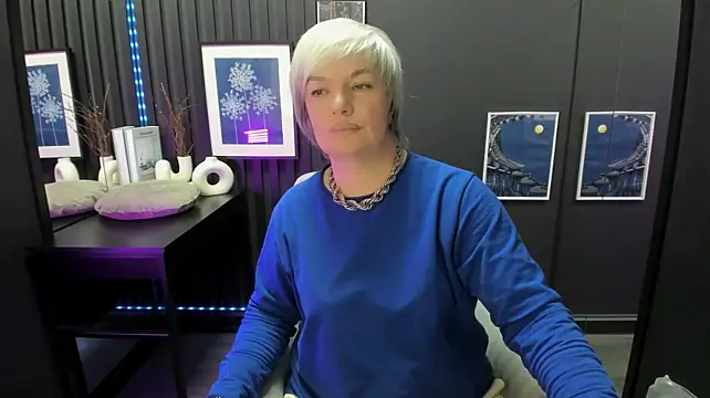 CarmenSoft stripchat live cam model