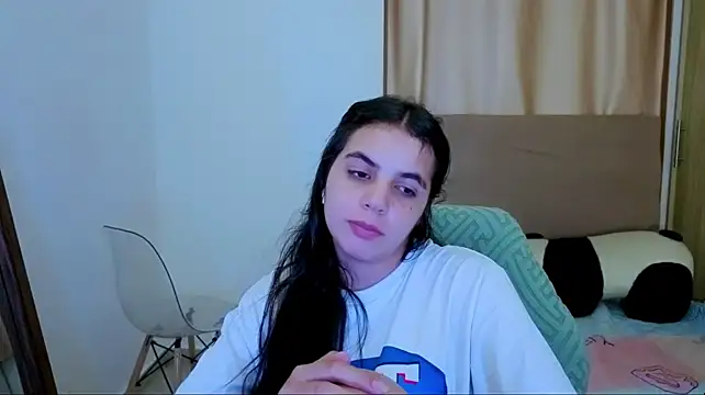 _elenna stripchat live cam model