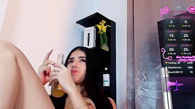 SaraRoy_ stripchat live cam model