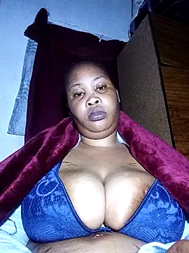 OCEANSQUITERXXX stripchat live cam model
