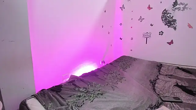 Rihanna_hotx stripchat live cam model