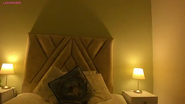 Amelia_Saenz_ stripchat live cam model