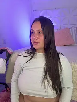 Ivonny_Goldie stripchat live cam model