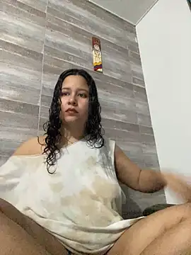DaphneSky stripchat live cam model
