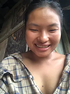 trang-vy stripchat live cam model