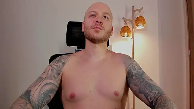 Adam_Meyer10 stripchat live cam model