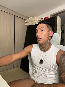 sendfer stripchat live cam model