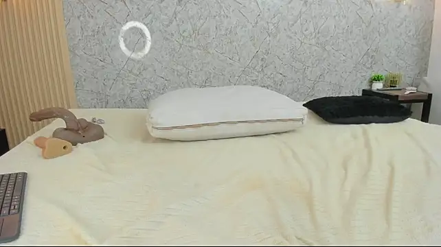 Antonella_west stripchat live cam model