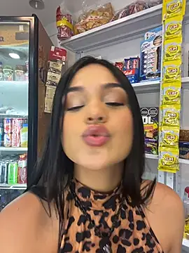Bella-Ferrer stripchat live cam model