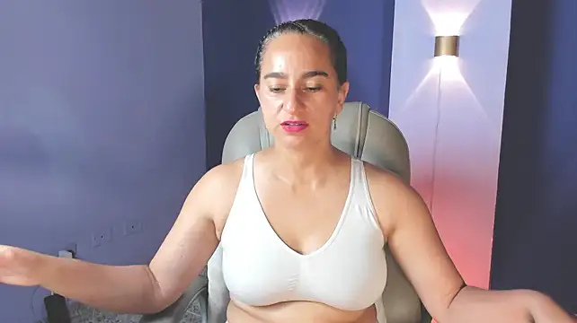 Maya369 stripchat live cam model