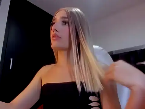 Miranda_bigcock3 stripchat live cam model