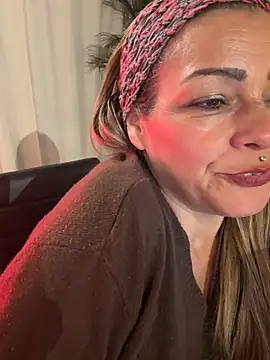 CarolMissOficial stripchat live cam model