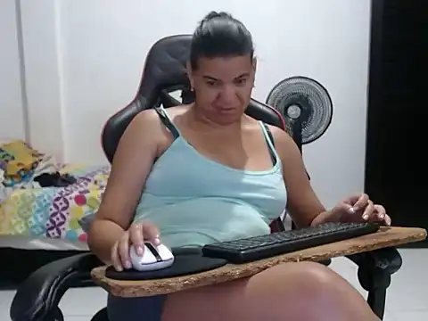Adriana_0312 stripchat live cam model